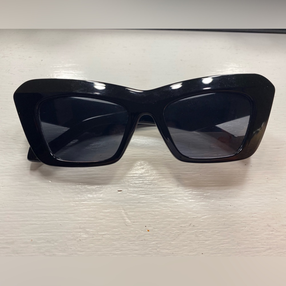 Stylish Black Sunglasses
